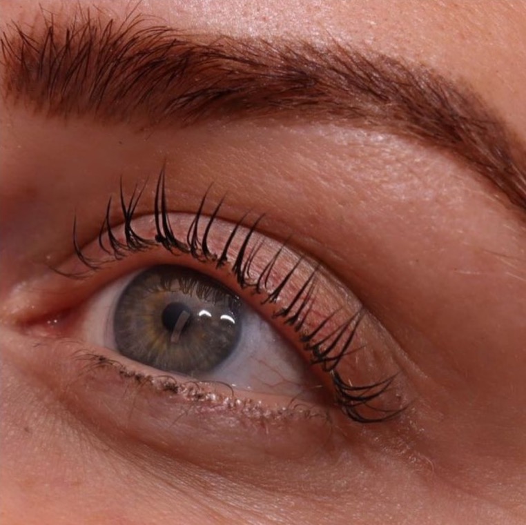 Eye with eyelash done